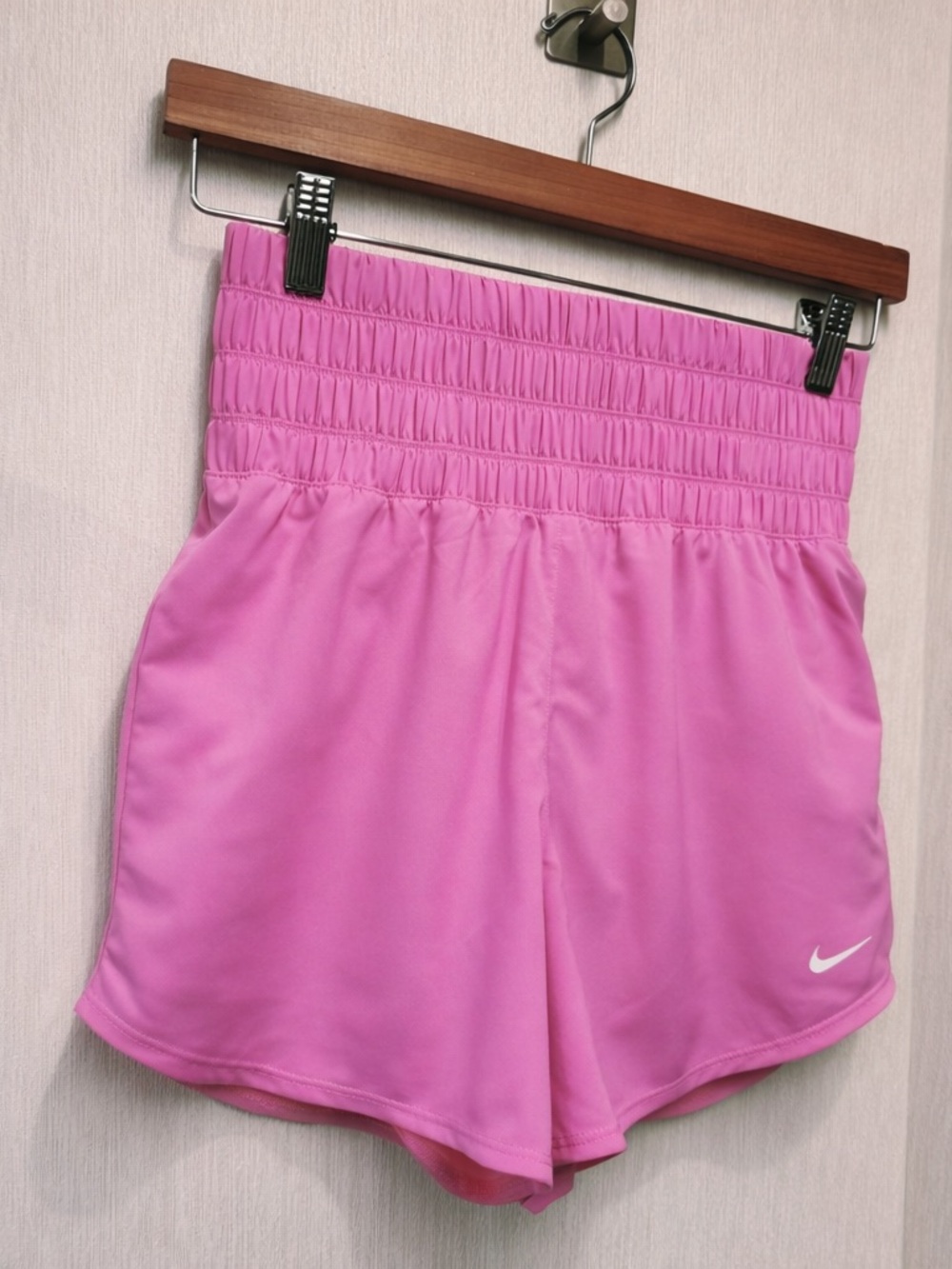 NWT Nike One Pink Dri-FIT Ultra High-Waisted 3” Brief-Lined Shorts, Size Small - Picture 4 of 11